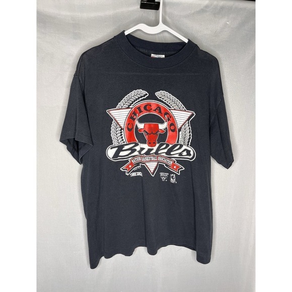 Other - Vintage 1992 Chicago Bulls NBA T-shirt Size‎ Large Trench Graphic Retro